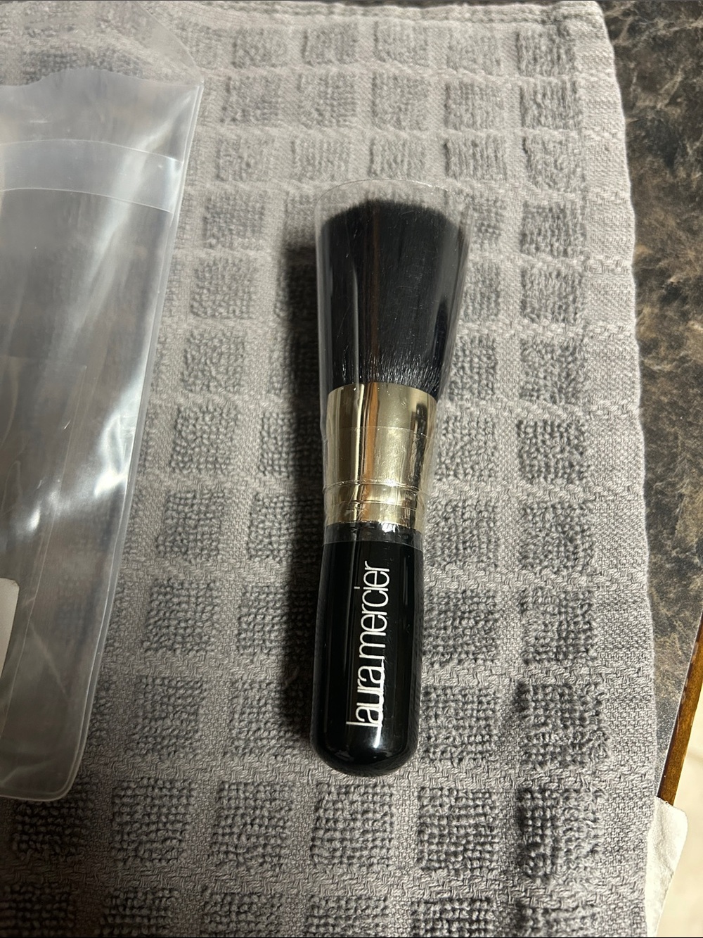 Laura Mercier Bronzer Brush - Picture 2 of 4